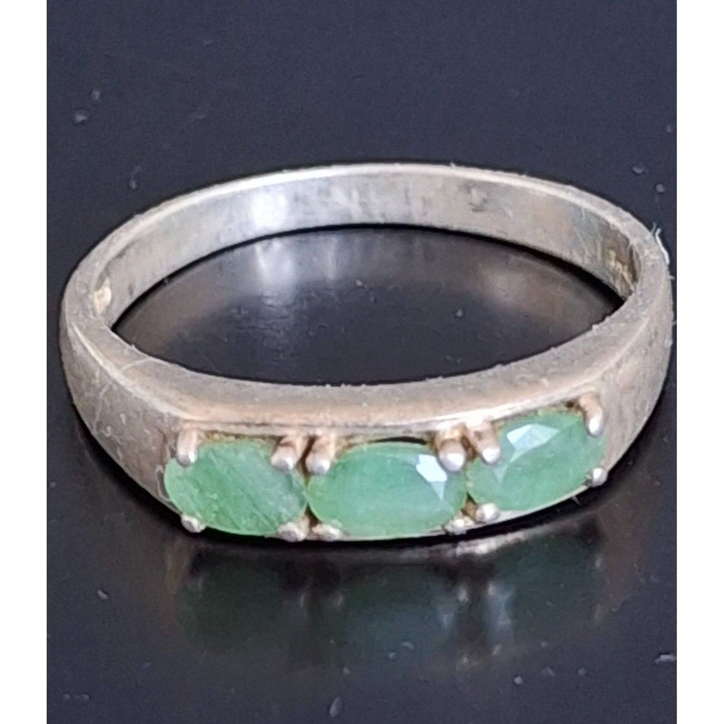 925 STERLING SILVER AND EMERALD  3-STONES BAND RING SIZE 9 SKY