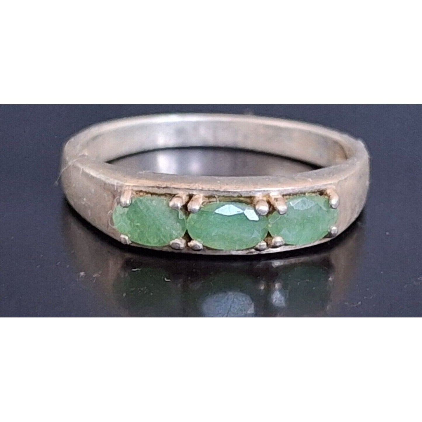 925 STERLING SILVER AND EMERALD  3-STONES BAND RING SIZE 9 SKY