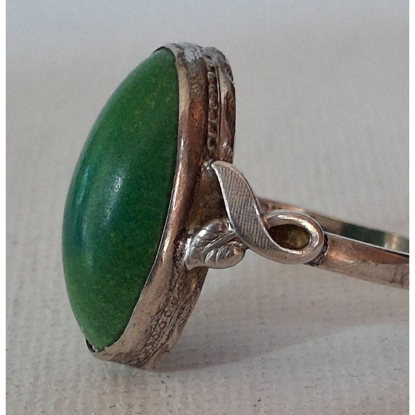 925 STERLING SILVER AND GREEN TURQUOISE  RING SIZE 6.5 SKY