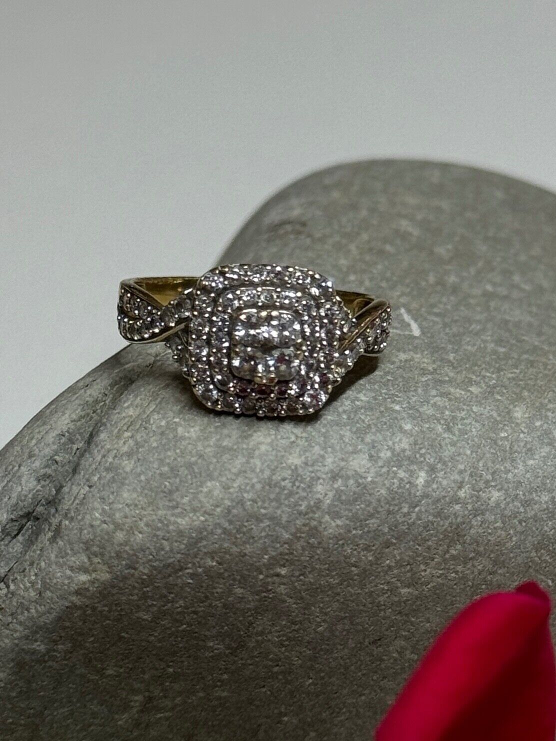 10K YELLOW GOLD DIAMONDS RING SIZE 9