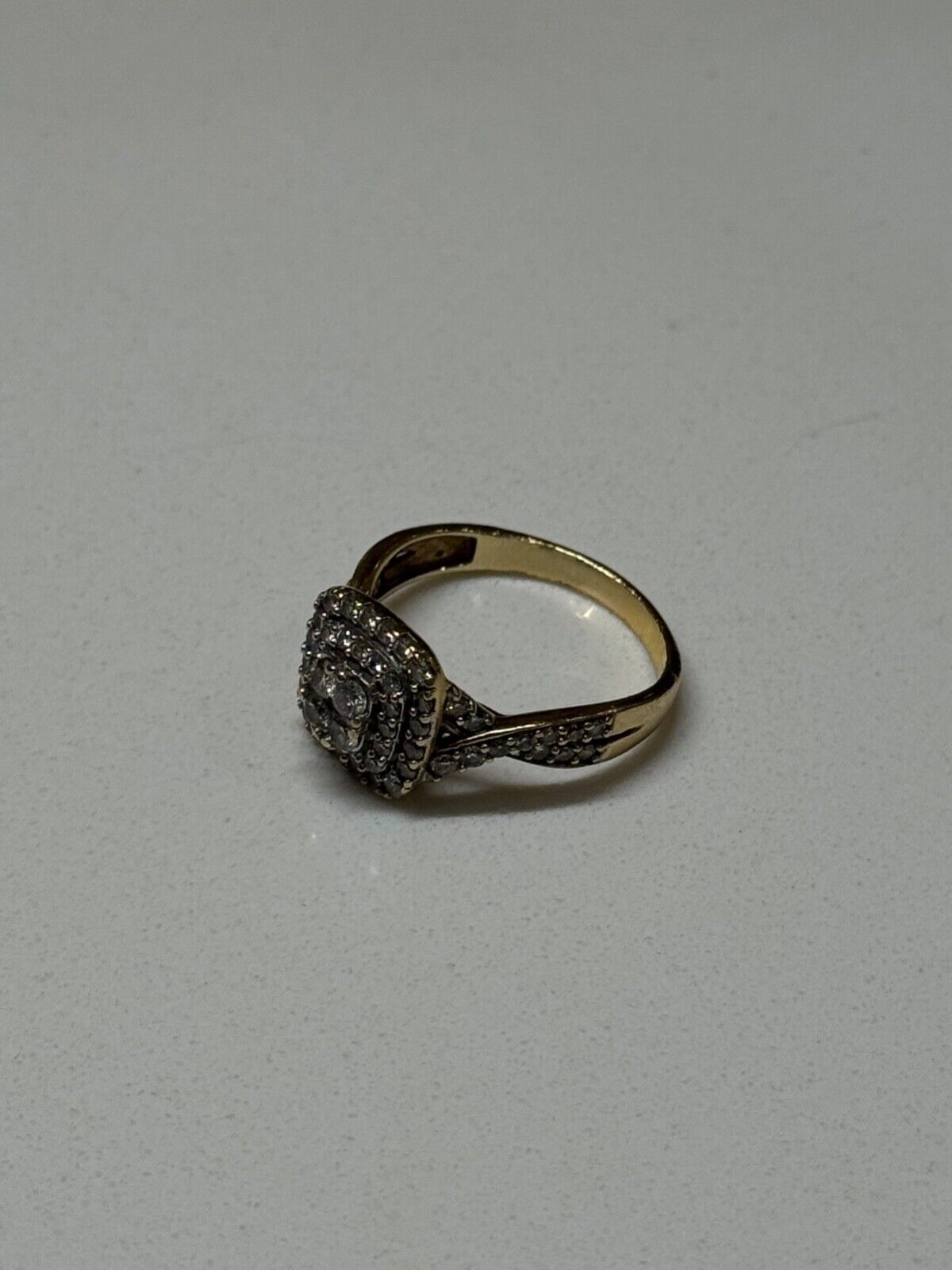 10K YELLOW GOLD DIAMONDS RING SIZE 9