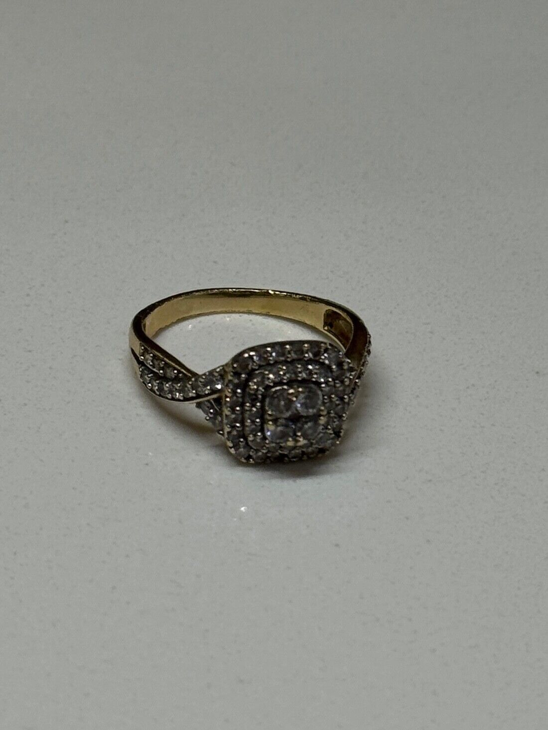 10K YELLOW GOLD DIAMONDS RING SIZE 9