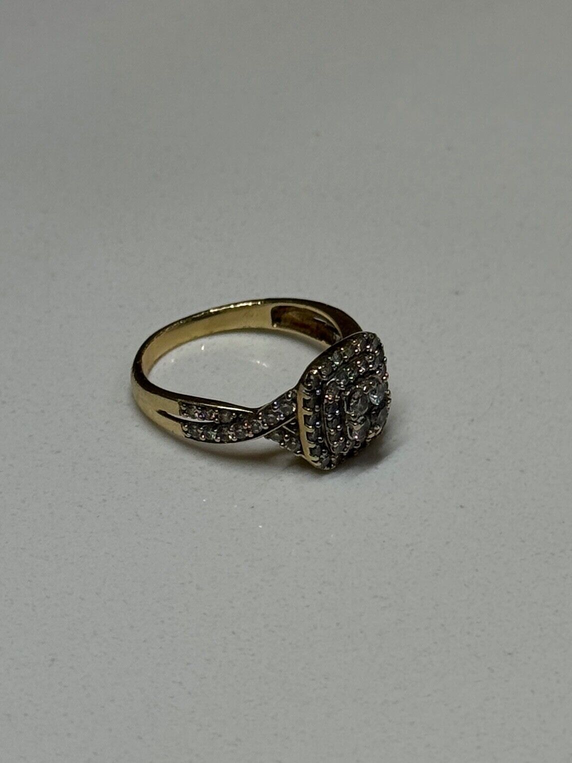 10K YELLOW GOLD DIAMONDS RING SIZE 9