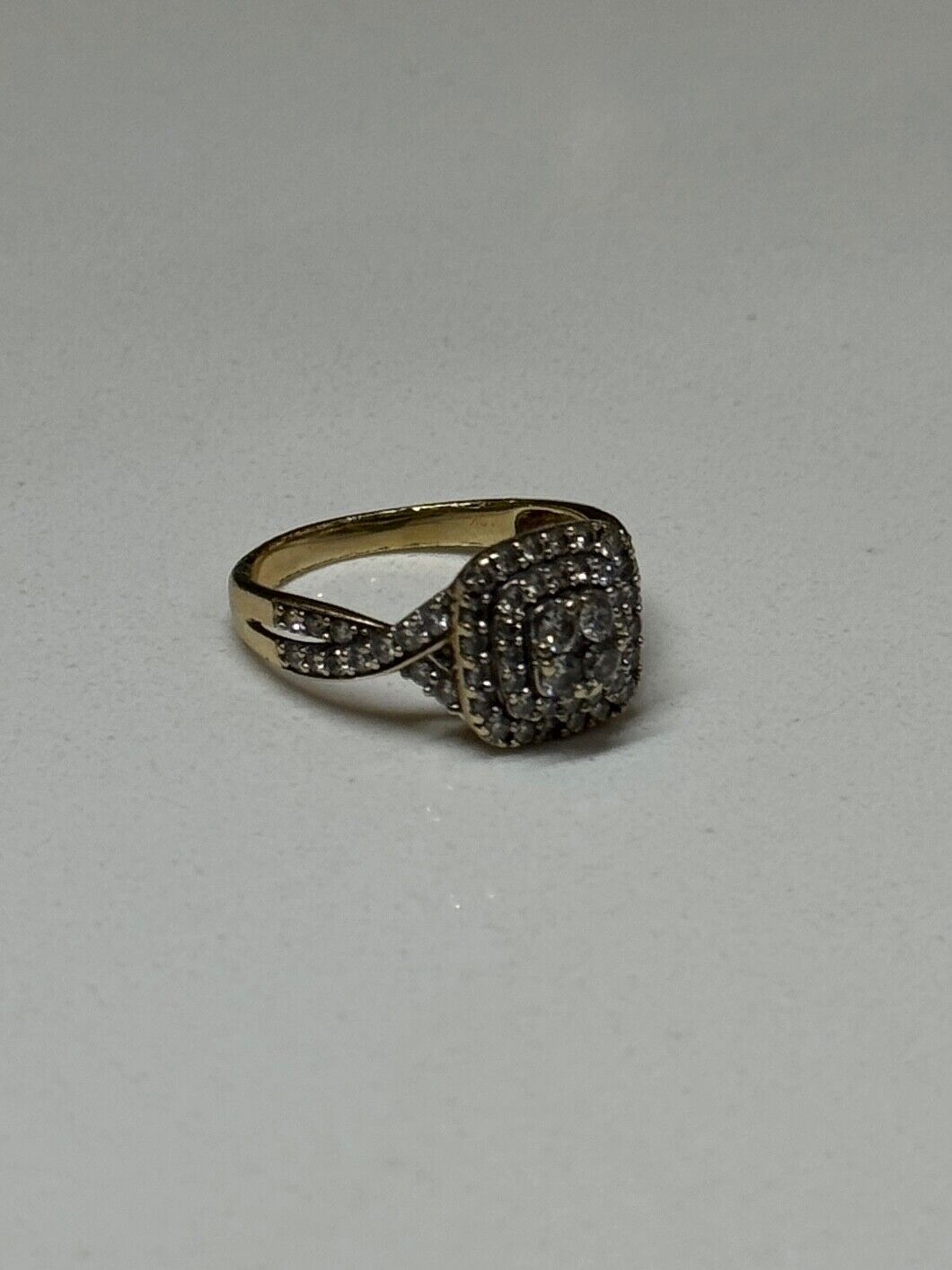 10K YELLOW GOLD DIAMONDS RING SIZE 9