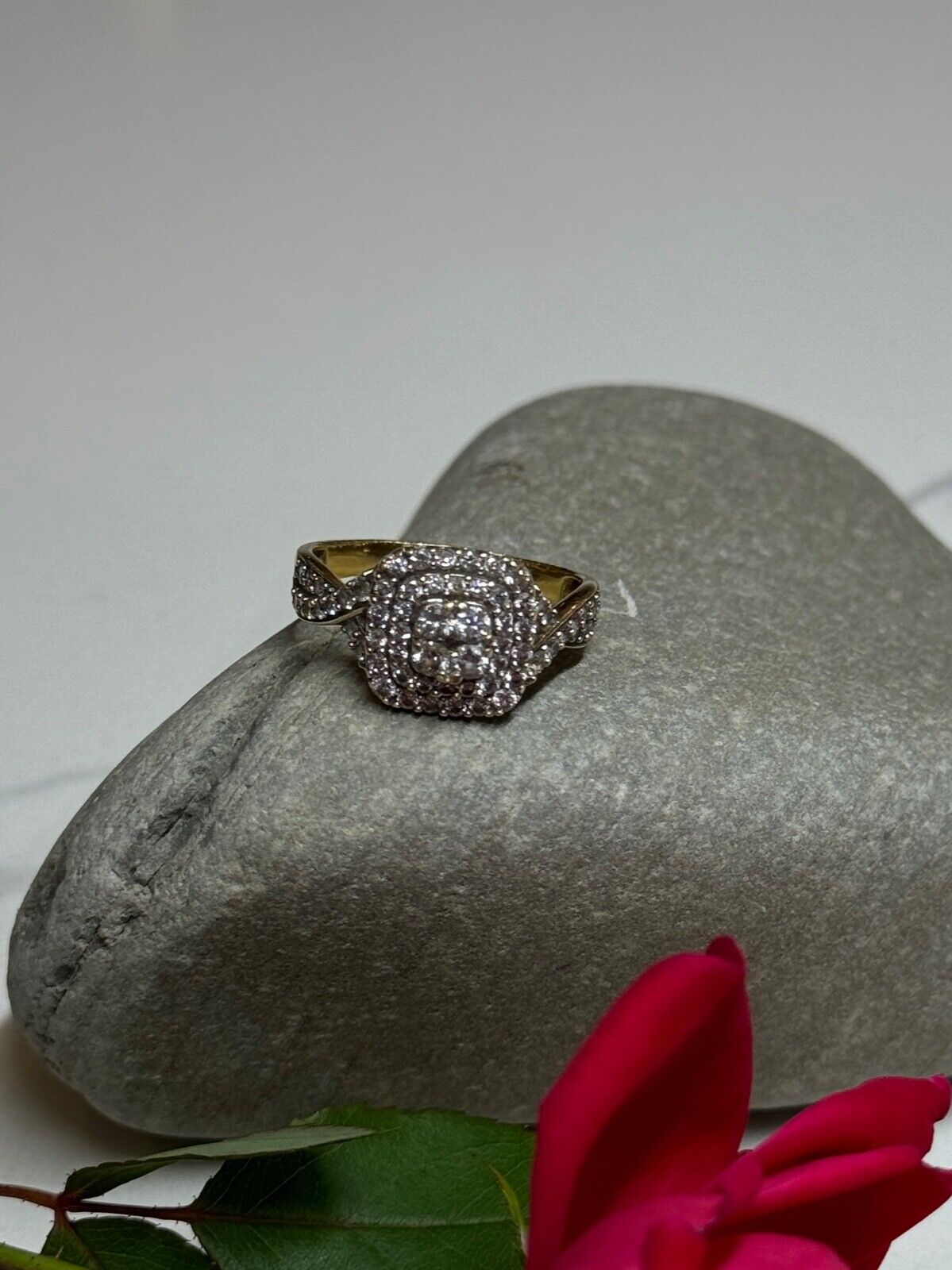 10K YELLOW GOLD DIAMONDS RING SIZE 9