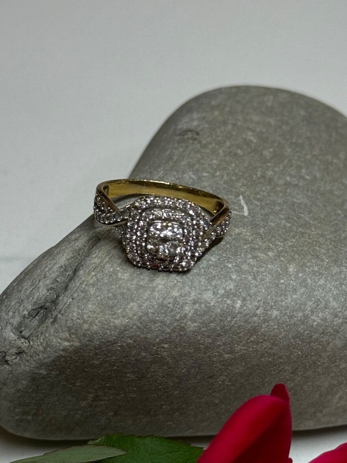 10K YELLOW GOLD DIAMONDS RING SIZE 9