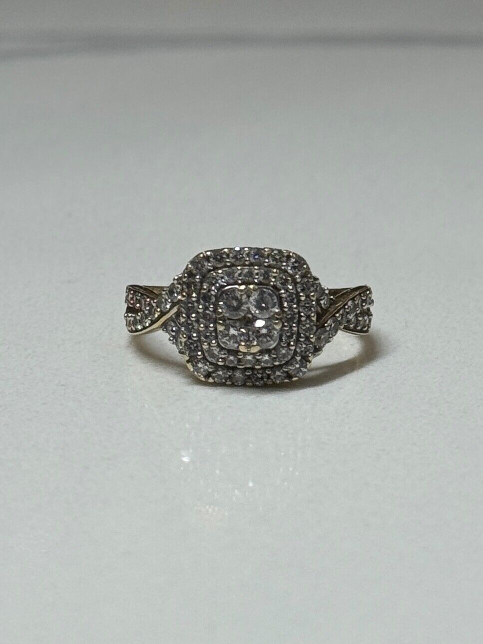 10K YELLOW GOLD DIAMONDS RING SIZE 9