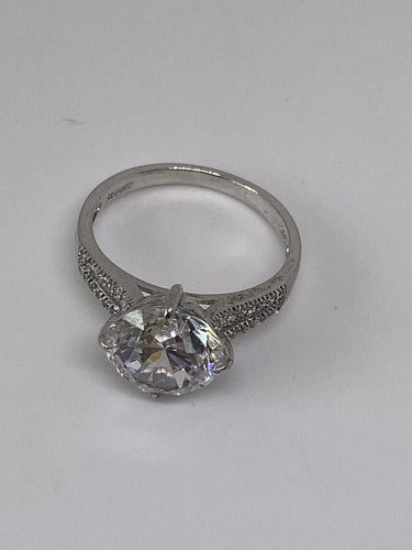 925 Sterling Silver CZ Ring Size 7.75