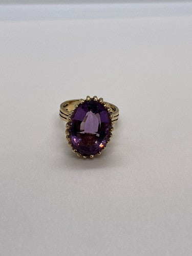 14K Yellow Gold & Amethyst Ring Size 5.5