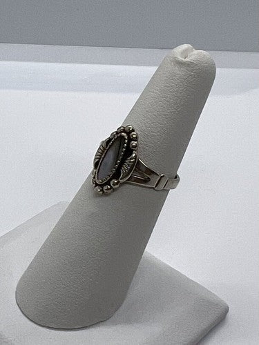 Vintage 925 Sterling Silver Mother Of Pearl Ring Size 5.5