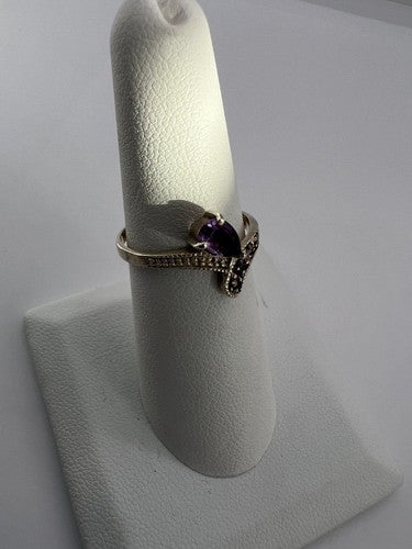 925 Sterling Silver Amethyst & Marcasite Ring Size 5.5