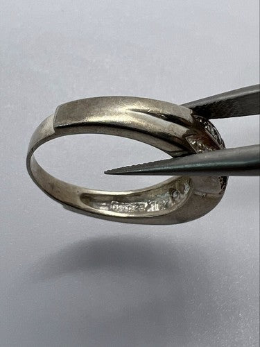 925 Sterling Silver & CZ Ring Size 7.5