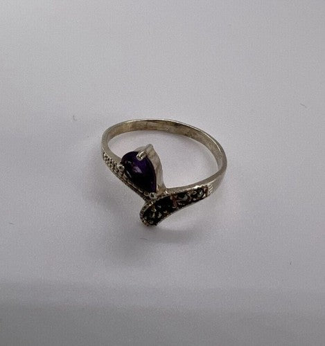 925 Sterling Silver Amethyst & Marcasite Ring Size 5.5
