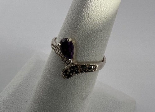 925 Sterling Silver Amethyst & Marcasite Ring Size 5.5
