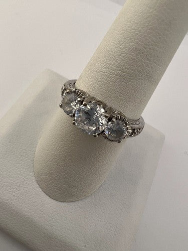 925 Sterling Silver & CZ Ring Size 8.5