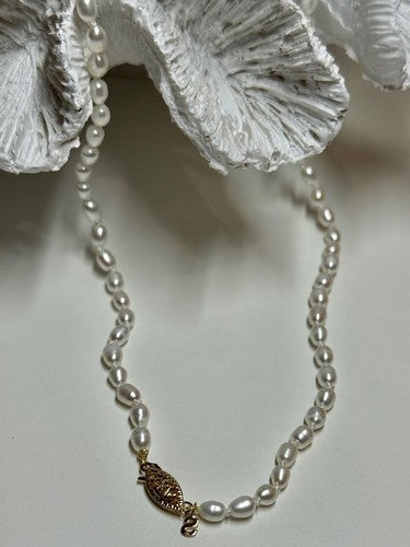 14K YELLOW GOLD CLASP FRESH WATER PEARL NECKLACE 16"
