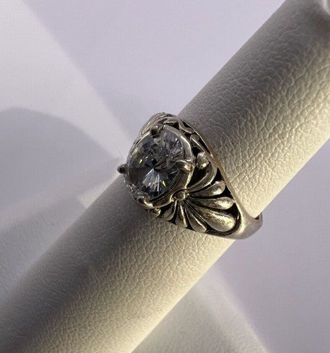 925 Sterling Silver & CZ Kbn Ring Size 4.5
