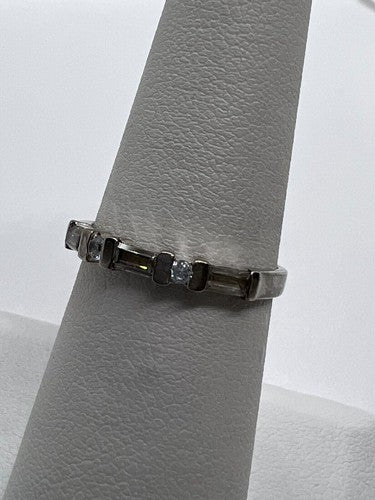 925 Sterling Silver & CZ Ring Size 6.5