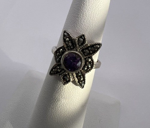 925 Sterling Silver Amethyst & Marcasite Ring Size 5