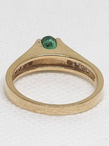 14K Yellow Gold Emerald & Diamonds Ring Size 5.5