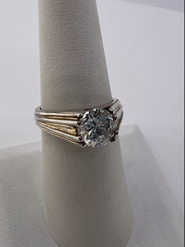 925 Sterling Silver & CZ Ring Size 6.5