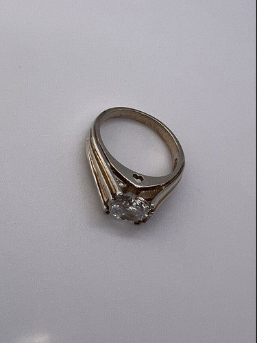 925 Sterling Silver & CZ Ring Size 6.5
