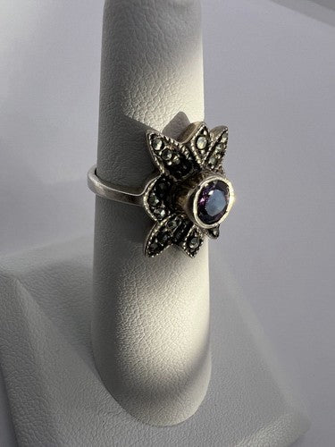 925 Sterling Silver Amethyst & Marcasite Ring Size 5
