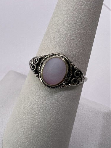 925 Sterling Silver Mother of Pearl Ring Size 7