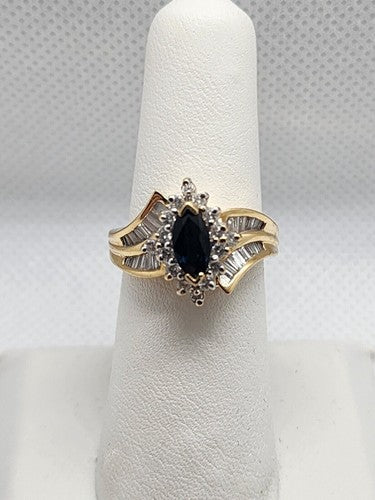 14K Yellow Gold Sapphire & Diamonds Ring Size 5.5