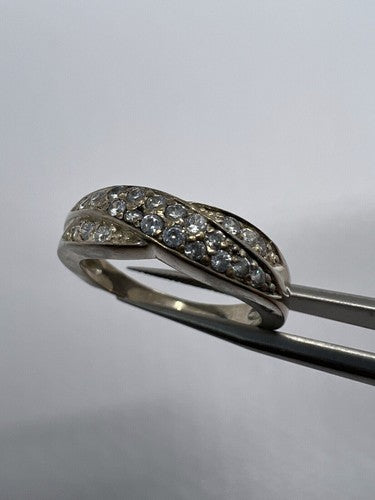 925 Sterling Silver & CZ Ring Size 7.5