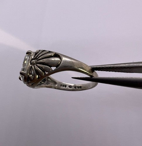 925 Sterling Silver & CZ Kbn Ring Size 4.5