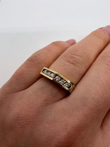 14K Yellow Gold & Colorless Sapphire Ring Size 5.5