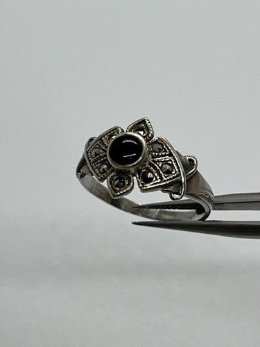 925 Sterling Silver Onyx & Marcasite Ring Size 7
