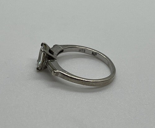 925 Sterling Silver & CZ Ring Size 6.5