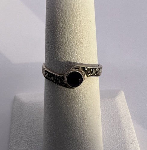 925 Sterling Silver Amethyst & Marcasite Ring Size 5.5