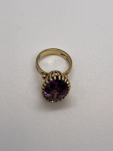 14K Yellow Gold & Amethyst Ring Size 5.5