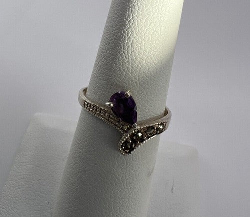 925 Sterling Silver Amethyst & Marcasite Ring Size 5.5