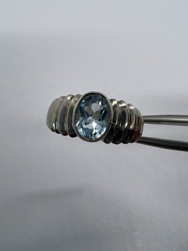 925 Sterling Silver & Blue Topaz Ring Size 5