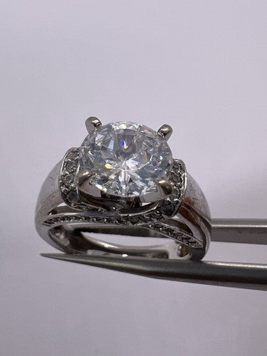 925 Sterling Silver CZ Ring Size 5.5