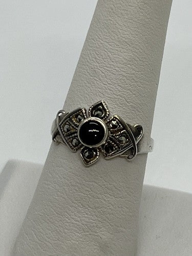 925 Sterling Silver Onyx & Marcasite Ring Size 7