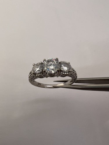 925 Sterling Silver & CZ Ring Size 8.5