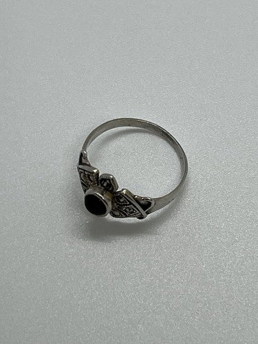 925 Sterling Silver Onyx & Marcasite Ring Size 7