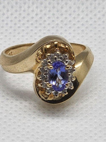 14K Yellow Gold Tanzanite & Diamonds Ring Size 5