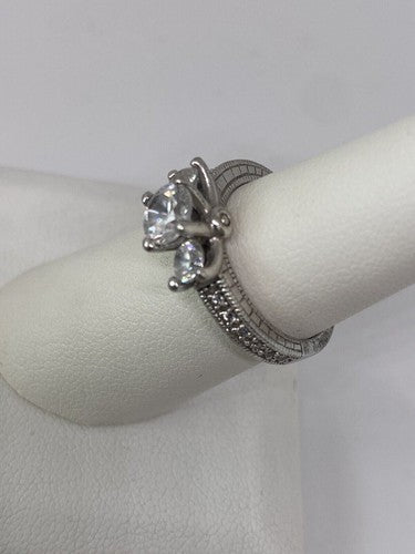 925 Sterling Silver CZ Ring Size 7