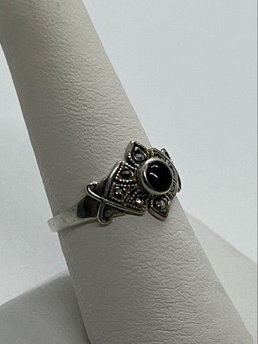 925 Sterling Silver Onyx & Marcasite Ring Size 7