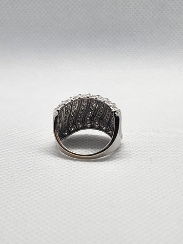 14K White Gold & Diamond Ring Size 5.5