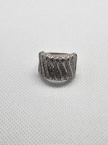 14K White Gold & Diamond Ring Size 5.5
