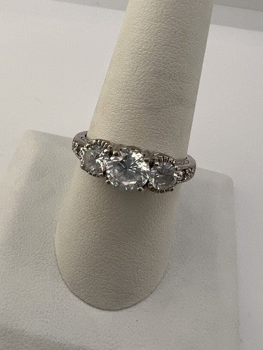 925 Sterling Silver & CZ Ring Size 8.5