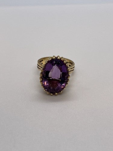 14K Yellow Gold & Amethyst Ring Size 5.5