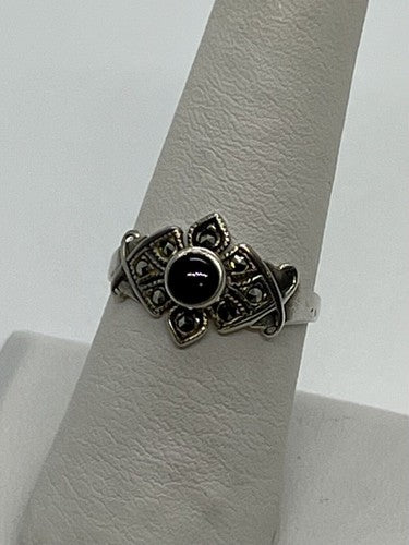 925 Sterling Silver Onyx & Marcasite Ring Size 7